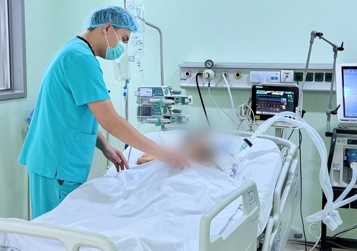 Nam thanh niên 20 tuổi hôn mê sau hút thuốc lá điện tử